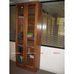 Estante de Madera con Puertas