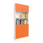 Estante de Madera con Puertas